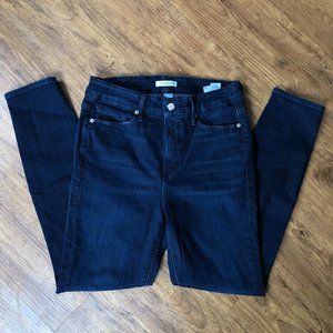 Good American Good Legs Skinny Jeans